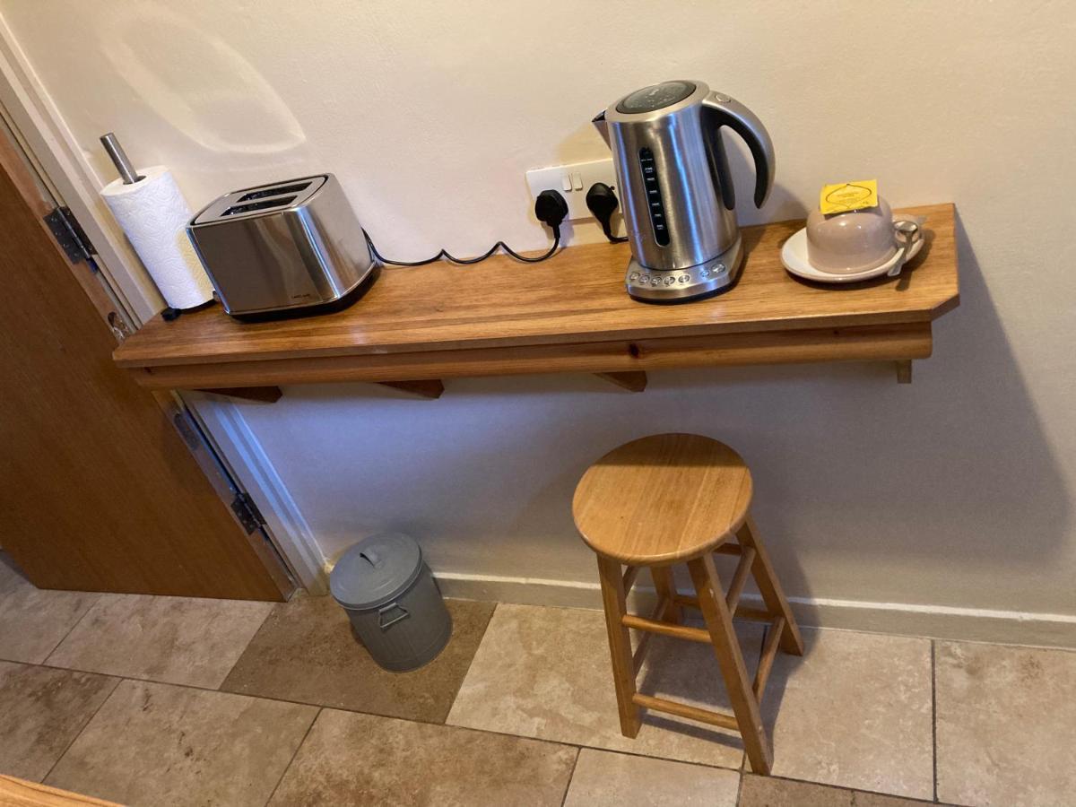 Apartament Double Bed Self Contained Annexe 14B Is To The Right Of The Main House Salisbury Zewnętrze zdjęcie